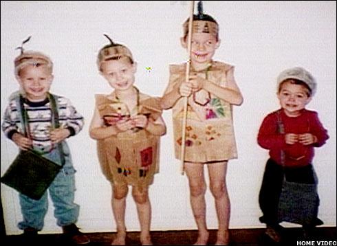 Zēni saģērbās kā četri mazi... Autors: Testu vecis Jeitsu ģimenes albums