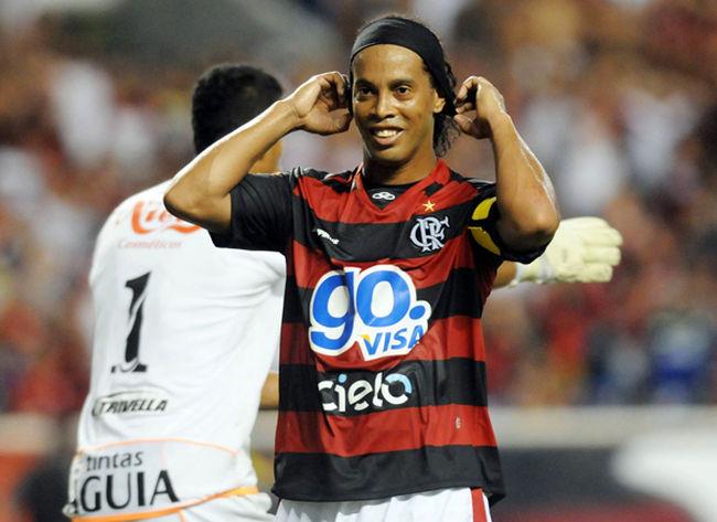 Pašreizējais Ronaldinho klubs... Autors: Pacantruška Ronaldinho vēl kko māk !