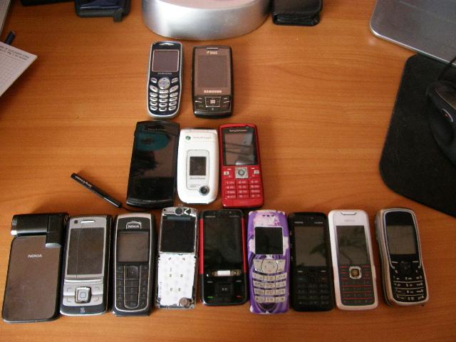 scaroneit visi kopā nu tā pa... Autors: Spole Mana telefonu kolekcija [LABOTS] 2011.