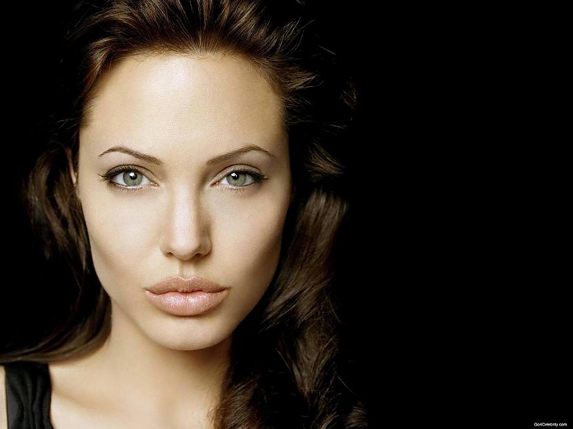 90 Angelina JolieAktrise 36... Autors: Riichijs FHM TOP 100 seksīgākās sievietes