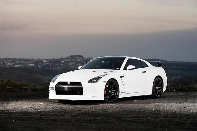  Autors: supernovalv Jaunais Nissan GT-R Chrome