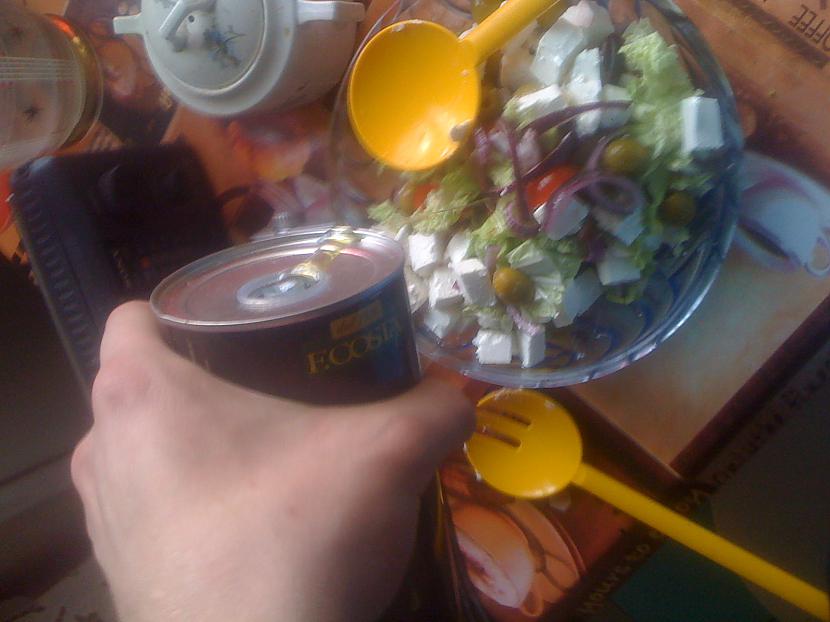 pielejam 23karotes eļļas un... Autors: mailitis Vasarīgs ēdiens - Grieķu salāti