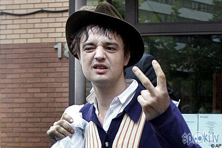  Autors: Uncle Who the fuck is Pete Doherty?