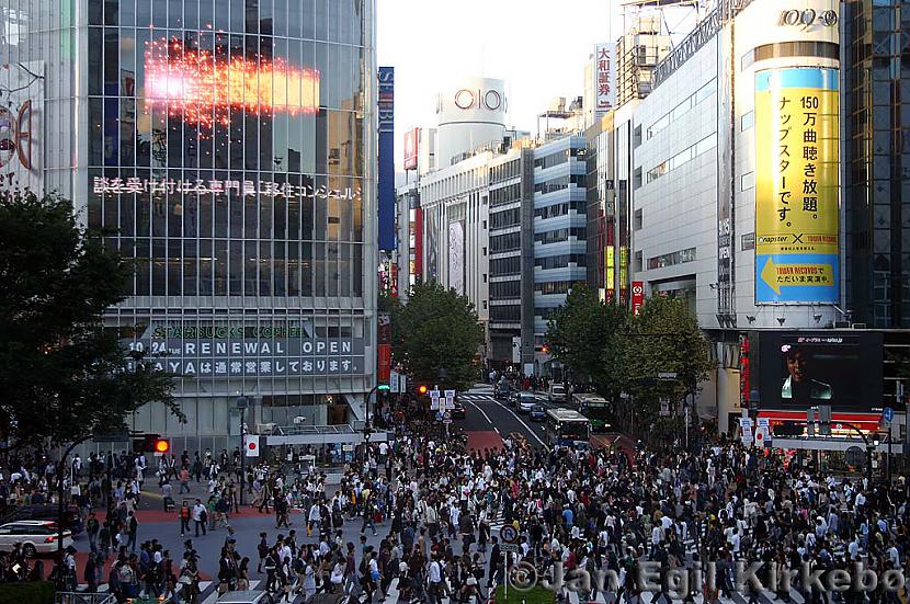 Kamēr Tokijā cilvēki iet viens... Autors: Zaļa varde Lielpilsēta piramīdā