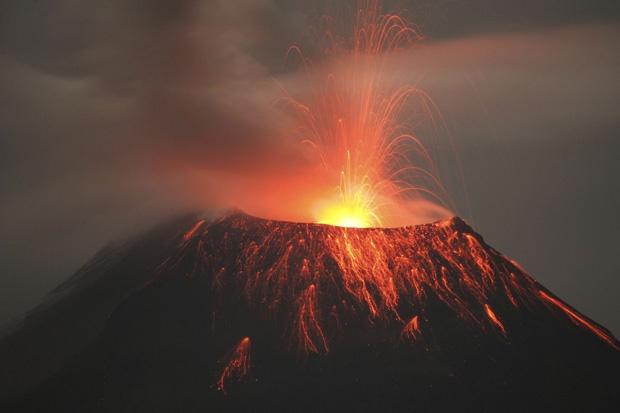 Vulkāni  nogalina 845 cilvēkus... Autors: Pončo 20 Lietas, kas nogalina biežāk nekā haizivis