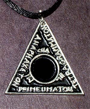Magic Triangle Amulet Autors: jansonexz Kas ir maģija?