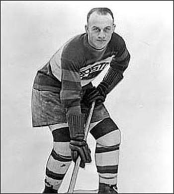 13 Eddie Shore Boston Bruins... Autors: swag 50 izcilākie NHL hokejisti 3. daļa