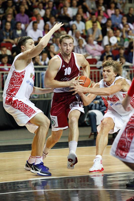  Autors: mrproxy Latvijas basketbola izlase zaudē Krievijai (FOTO)