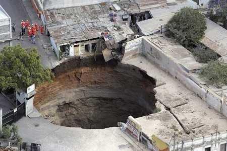 Sink hole Guatemala   2007... Autors: Latvian 10 lielākie caurumi pasaulē