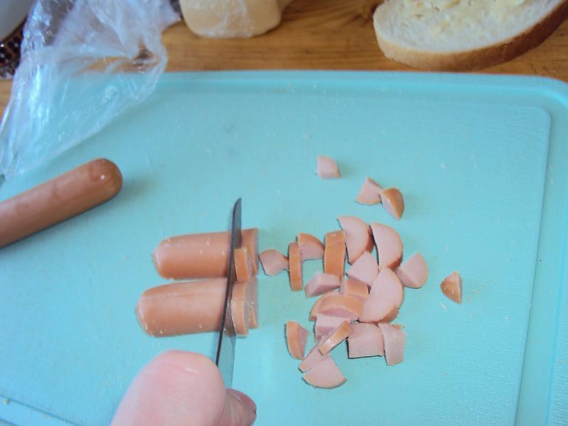 sagriežam kubiņos Autors: Nordmende Super maizītes