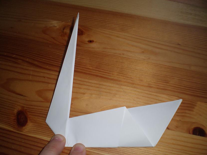 Pēctam uzlokam spico galu uz... Autors: KaaMiS13 Origami - Gulbis , Step by step