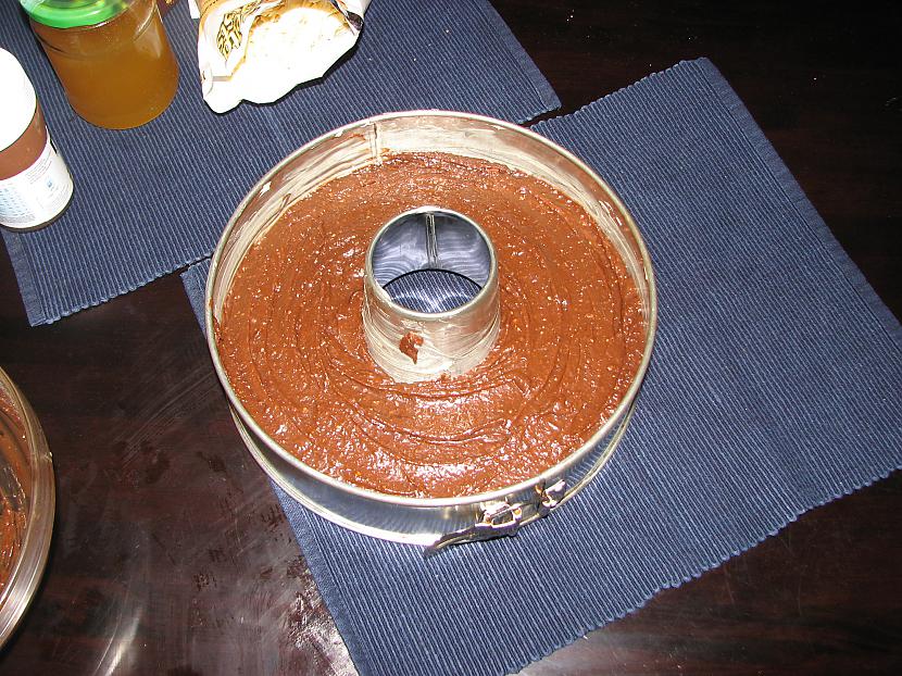 Ar karoti masu... Autors: tomats33 Šokolādes kekss ar medu.