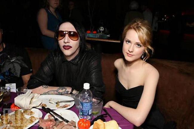 Marilyn Manson  dzimis 1969g... Autors: raiviiops Zvaigznes ar lielu gadu starpību