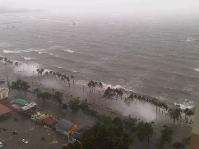  Autors: Aķis Cunami Filipīnās.