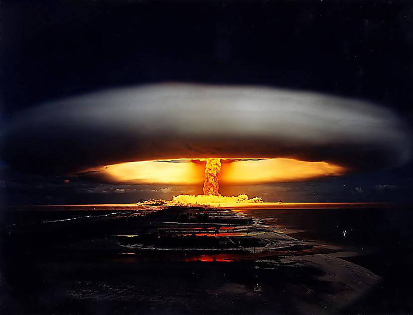 Kas ir atombumbaAtombumba ir... Autors: kaamis Kā uztaisīt atombumbu?