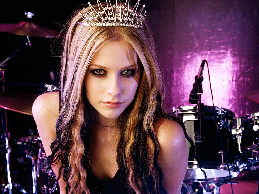 Pilns vārds Avril Ramona... Autors: so sweet girl Avril Lavigne