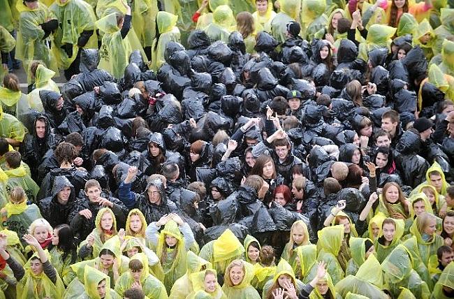 Cilēkibez kuriem šis nebūtu... Autors: normiitis Pasaulē lielākais ''smaidiņš''