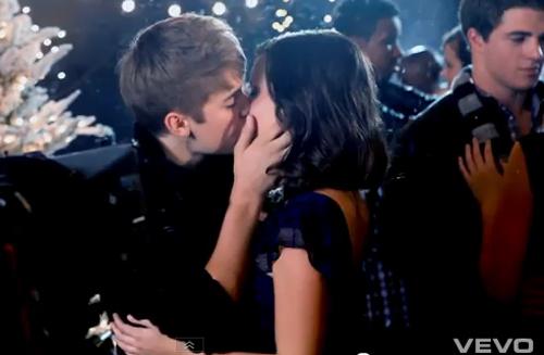  Autors: so sweet girl Justin Bieber - Mistletoe