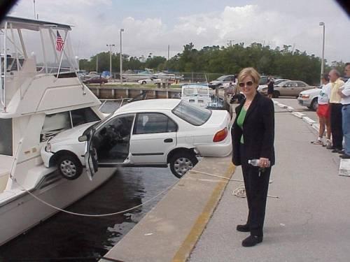  Autors: Anāls Error. Nepatikšanas auto stāvietā.