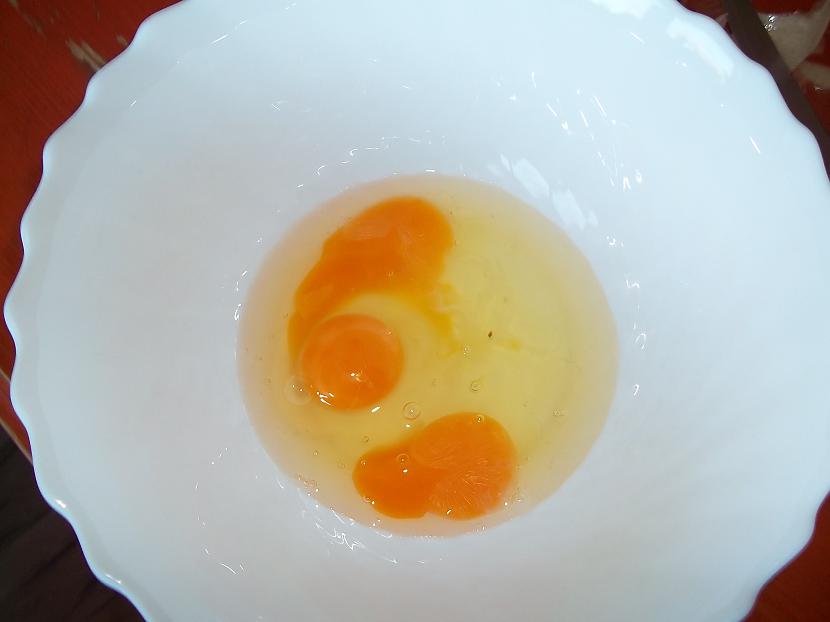 Bļodā iešķaidam olas savējās... Autors: Vityaz Brokastis.