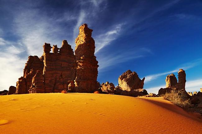 Sahāras tuksnesis Tassili... Autors: pofig Dīvainākās akmeņugrēdas pasaulē