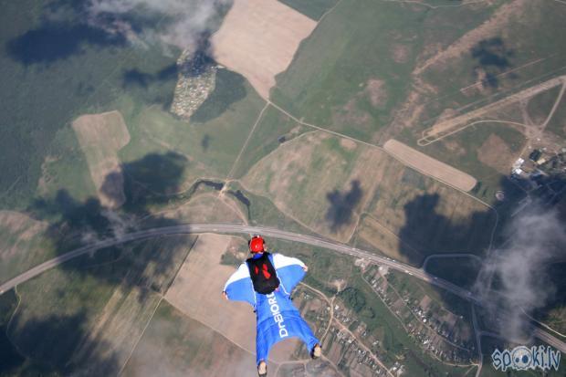  Autors: Kaneelis Wing Suit Skydiving, Neaptverami