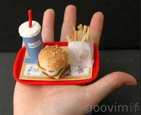 Pasaules mazākais hamburgera... Autors: R1DZ1N1EKS Top 10 pasaulē mazākās lietas! :)