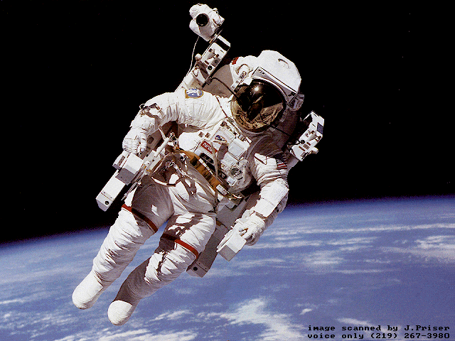 Astronauti atrdodoties kosmosā... Autors: GuuBii Fakti, kurus Tu pavisam noteikti nebūsi dzirdējis.