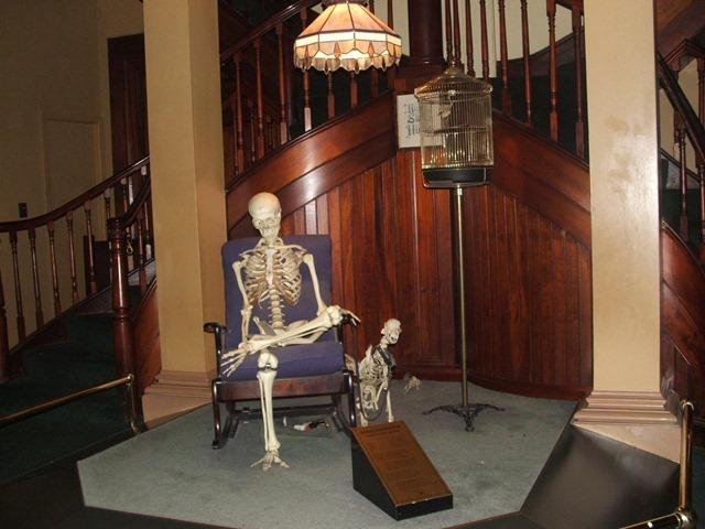viniem ari ir savas majas Autors: grauzejs Ka dzivo skeleti...