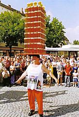 Džekiņs kas uz galvas nesa 237... Autors: Fosilija Kaut kādi rekordi.