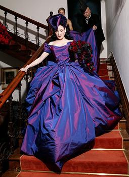 Dita Von Tīsa Dita Von Teese ... Autors: Mazāmeitene 10 pasaules slavenākās un iekārojamākās kāzu kleitas