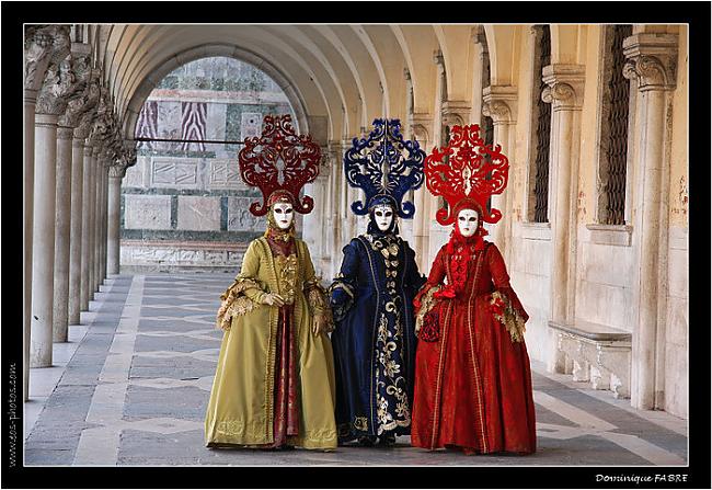 Taču Karnevāls saistīts arī ar... Autors: zaabaks3 Venēcijas karnevāls - maskas, māņi, flirts.....