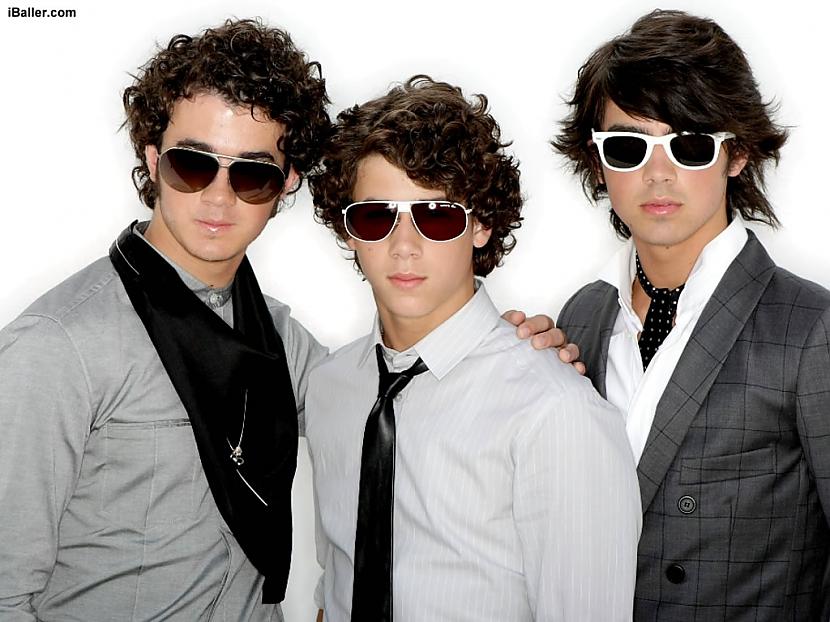 The Jonas Brothers Autors: Fosilija Sliktākie dziedātāji