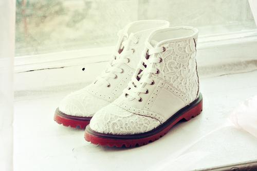 Autors: dirteechocolate shoes, boots