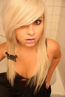  Autors: Rakstniecīte Girl, you dont need any jewerely.Your hair is your jewerely<