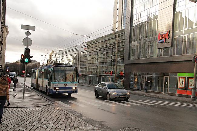 Kad trolejbuss apstājas blakus... Autors: LācisPūks Dari, ko mīli, mīli, ko dari- foto&stāsti.