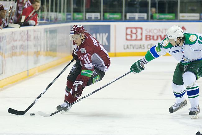 Kristaps Sotnieks ar ripu KHL... Autors: ak34 Sporta bildes 2011