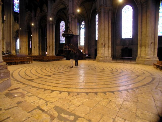 nbspGrīdas labirints13 metrus... Autors: Mr Cappuccino Šartras katedrāle