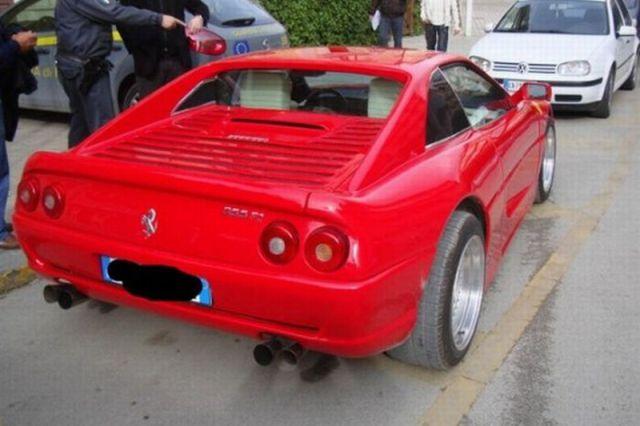  Autors: vichax Pontiac kļūst pa Ferrari 355