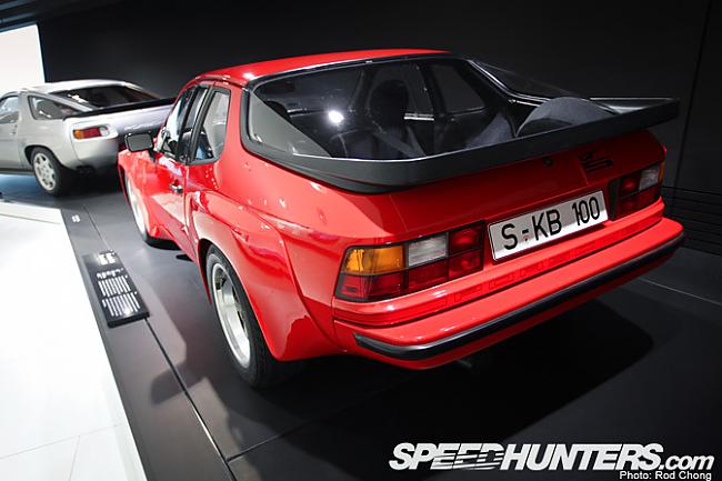 1981 gada Porsche 924 Carrera... Autors: WebagentOnAir Porsche muzejs Štutgartē