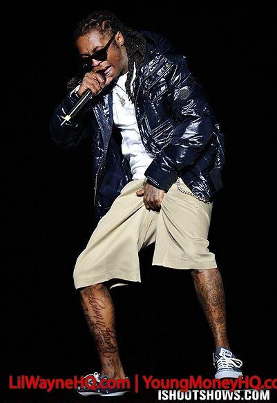 You can see some of his leg... Autors: Chiko1 Lil Wayne Tattoo Nozīmes ( ENG)