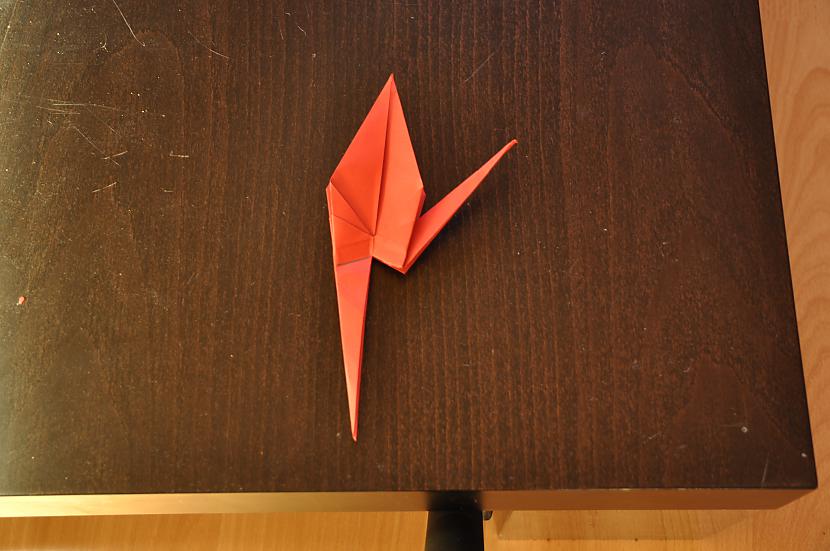 un uzspiežam uz augscaronu un... Autors: The Anarchist StepByStep: Origami Dzērve