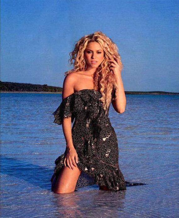 8 Shakira  239 000 000 Balsis Autors: BoomBoxis Top 30 populārākās sievietes