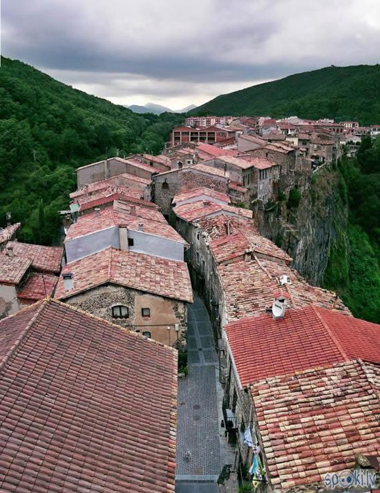 Castellfolit de la Roca... Autors: Hamlet Dzīve uz kraujas!