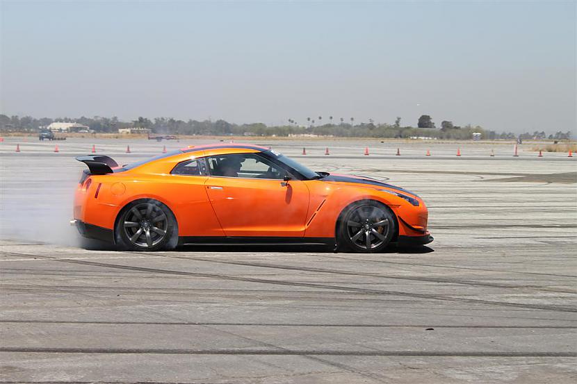  Autors: kartonz Nissan GT-R no Stillen