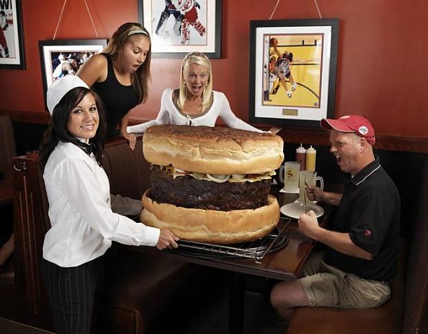 Lielakais burgers  74 kg Maksā... Autors: Fosilija Unikālākie Ginesa rekordi