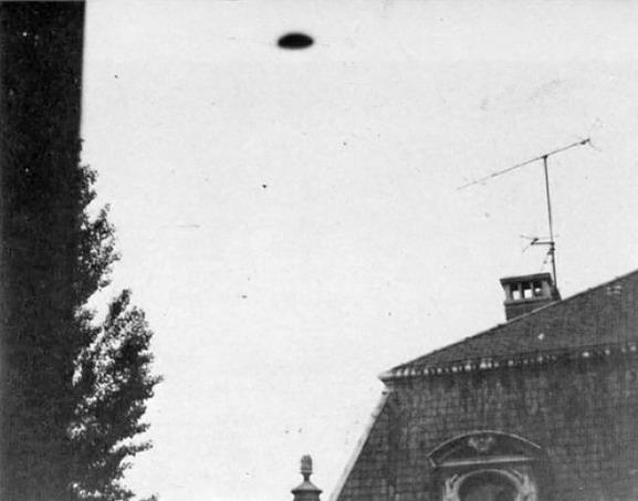  Autors: posts UFO Photographs 1910-2008