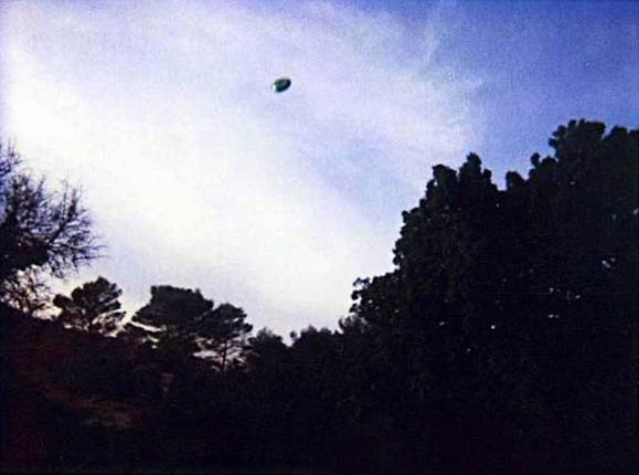  Autors: posts UFO Photographs 1910-2008