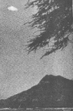 June 18 1959    Waikiki Hawaii Autors: posts UFO Photographs 1910-2008