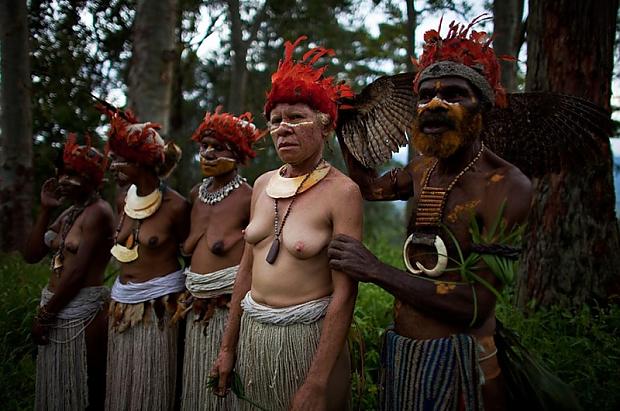 Līgavu ceremonijā Autors: BrikuLis Papua cilts.
